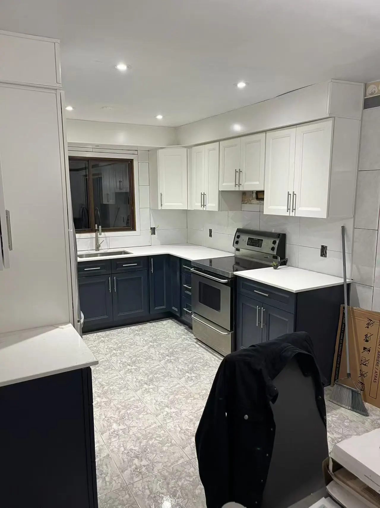 Customer Kitchen 13