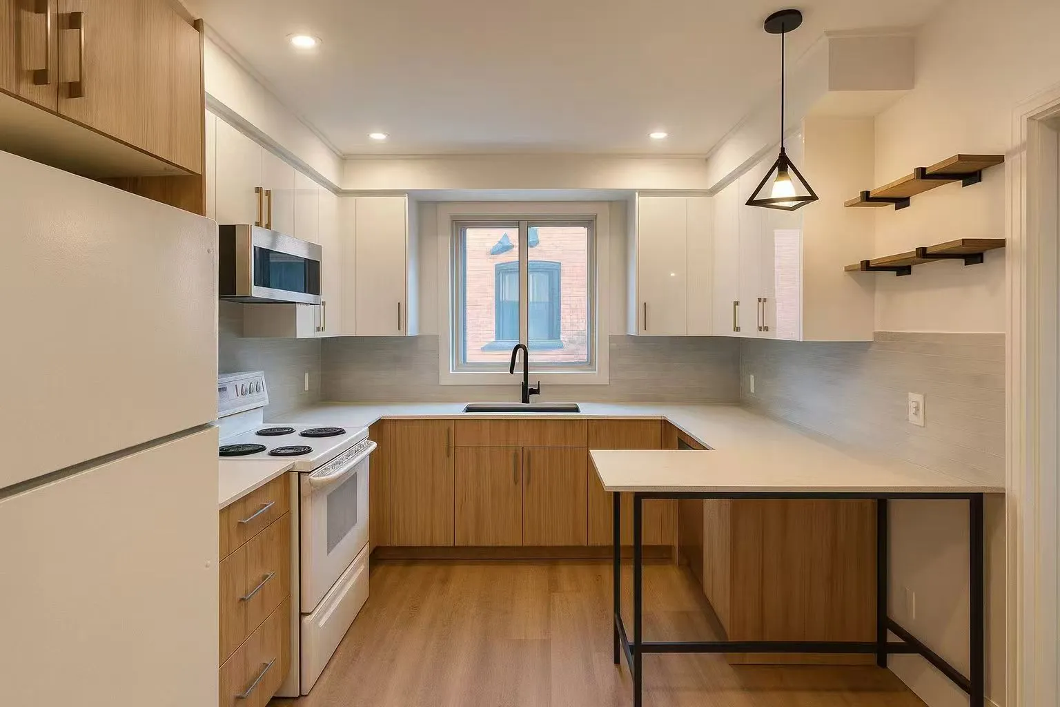 Customer Kitchen 4