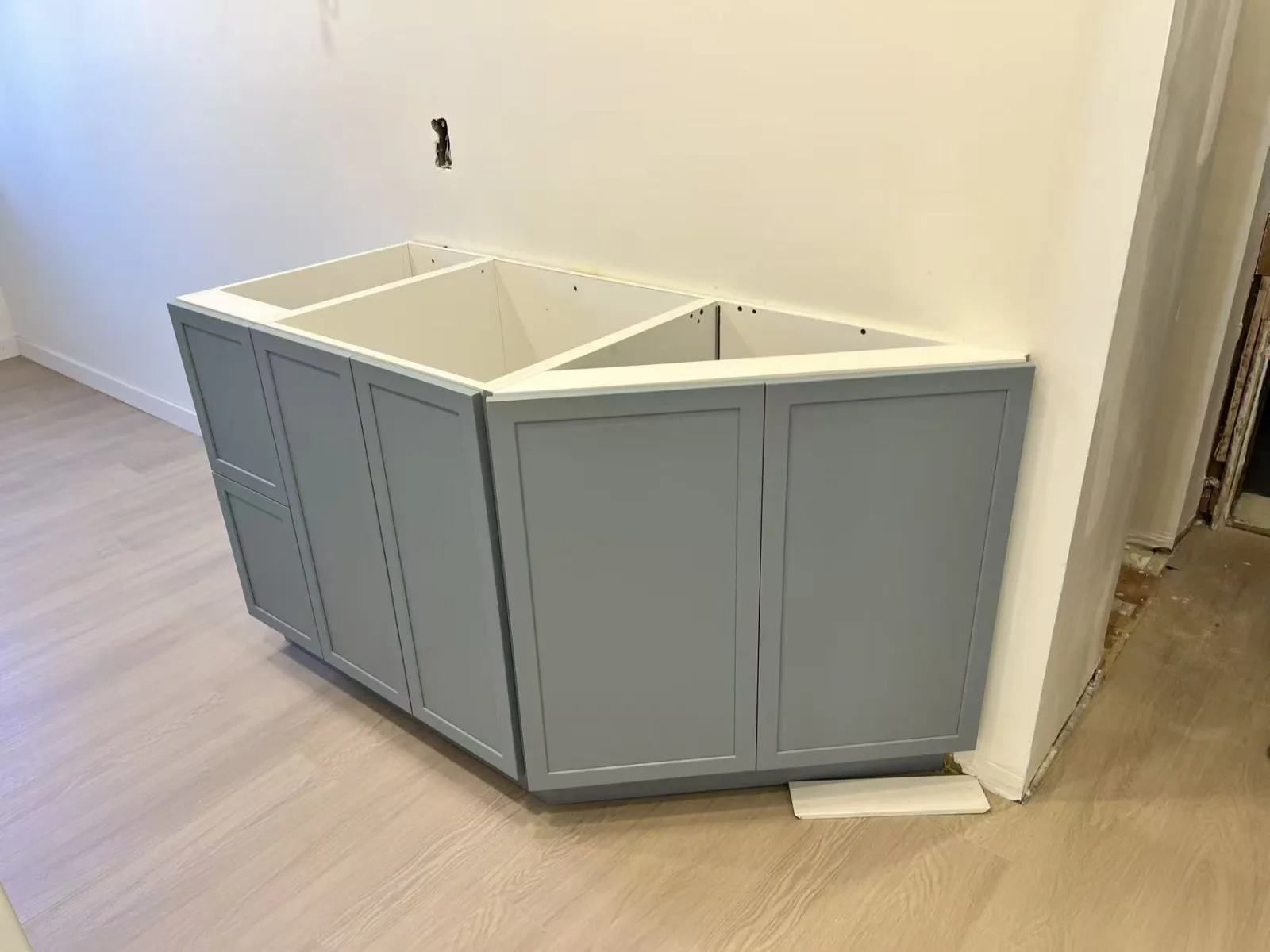 Slim Shaker bicolore : installation bleu et blanc — 1